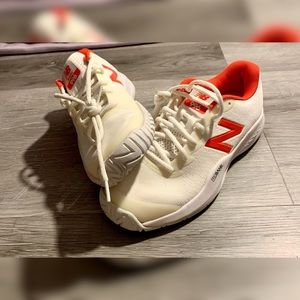 NEW BALANCE BRAND NEW 996 Tennis Shoes V4 (Size 7)